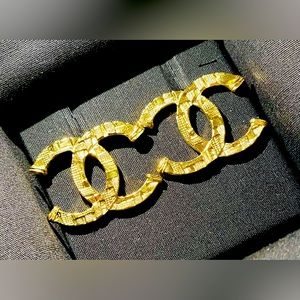 Chanel 23A textured gold XL large earrings brand new NWT full set